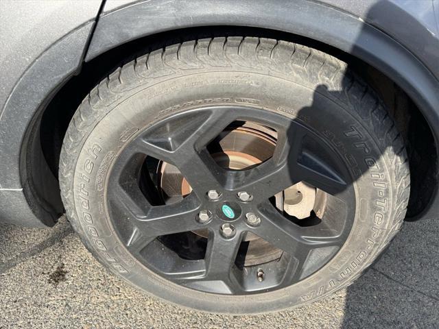 used 2018 Land Rover Discovery car, priced at $16,999