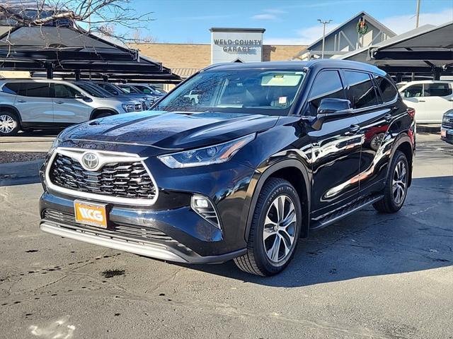 used 2021 Toyota Highlander car, priced at $27,499