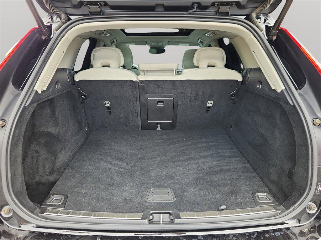 used 2022 Volvo XC60 car, priced at $24,399
