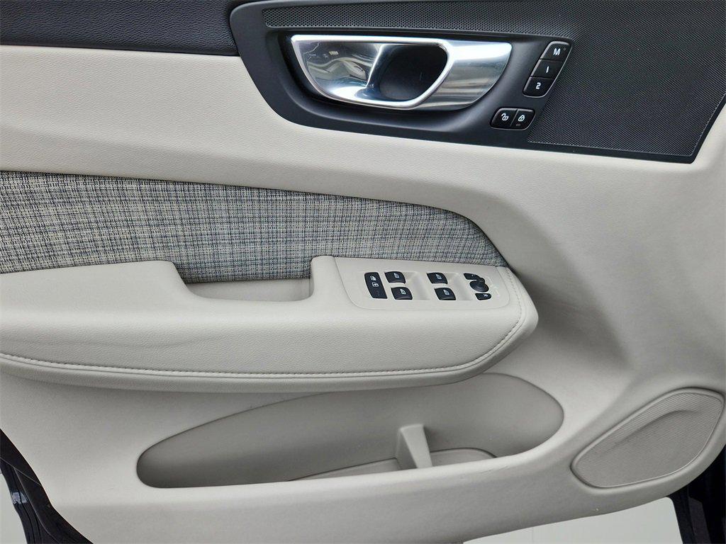 used 2022 Volvo XC60 car, priced at $24,399