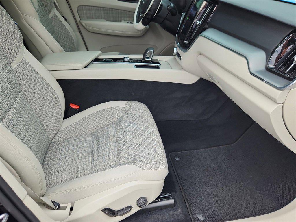 used 2022 Volvo XC60 car, priced at $24,399