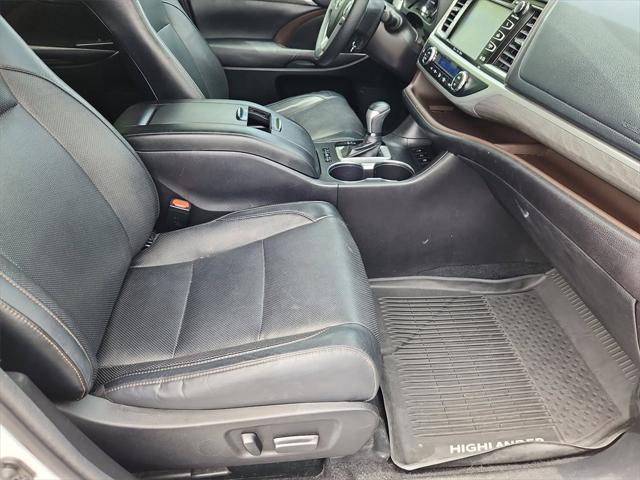 used 2017 Toyota Highlander Hybrid car, priced at $27,999