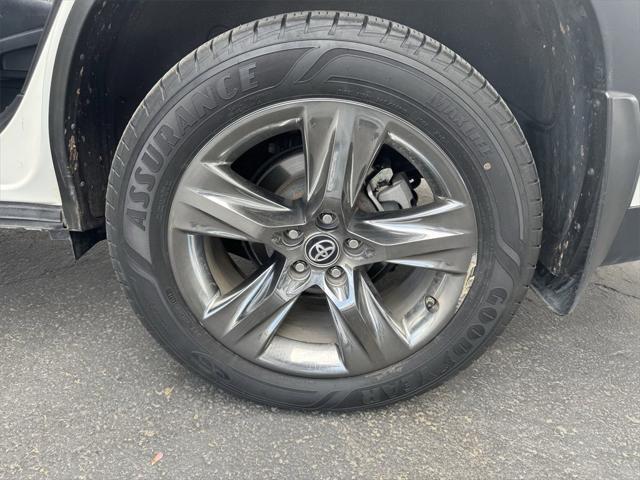 used 2017 Toyota Highlander Hybrid car, priced at $27,999