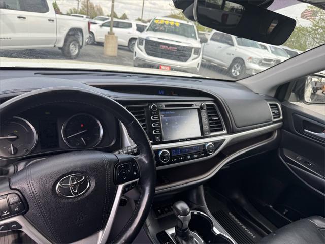 used 2017 Toyota Highlander Hybrid car, priced at $27,999