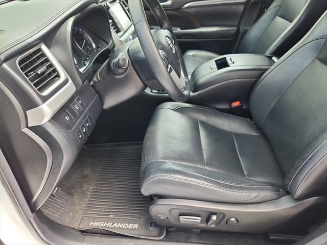 used 2017 Toyota Highlander Hybrid car, priced at $27,999