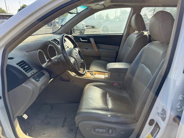 used 2008 Toyota Highlander Hybrid car, priced at $12,799