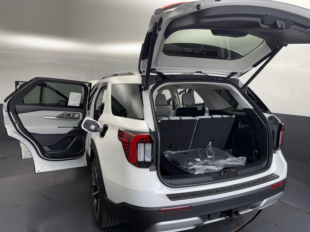 new 2025 Ford Explorer car, priced at $57,528
