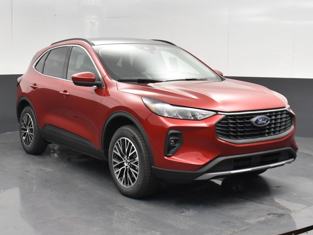 new 2025 Ford Escape PHEV car, priced at $40,179