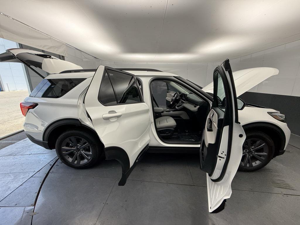 new 2025 Ford Explorer car, priced at $49,899