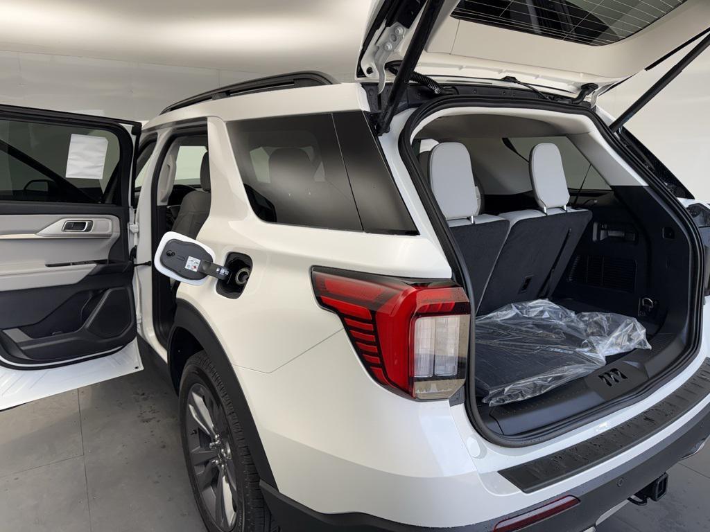 new 2025 Ford Explorer car, priced at $49,899