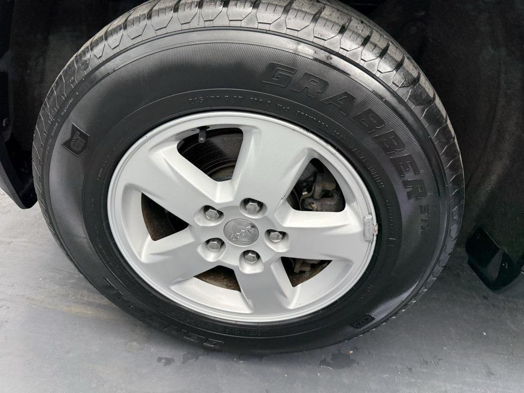 used 2012 Jeep Grand Cherokee car, priced at $7,901