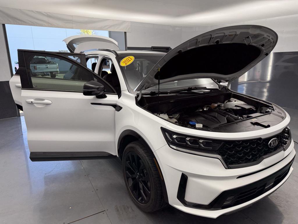 used 2021 Kia Sorento car, priced at $23,420
