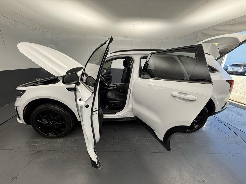 used 2021 Kia Sorento car, priced at $23,420