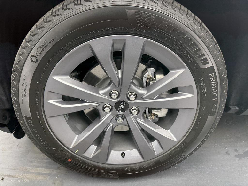 new 2025 Ford Explorer car, priced at $49,522