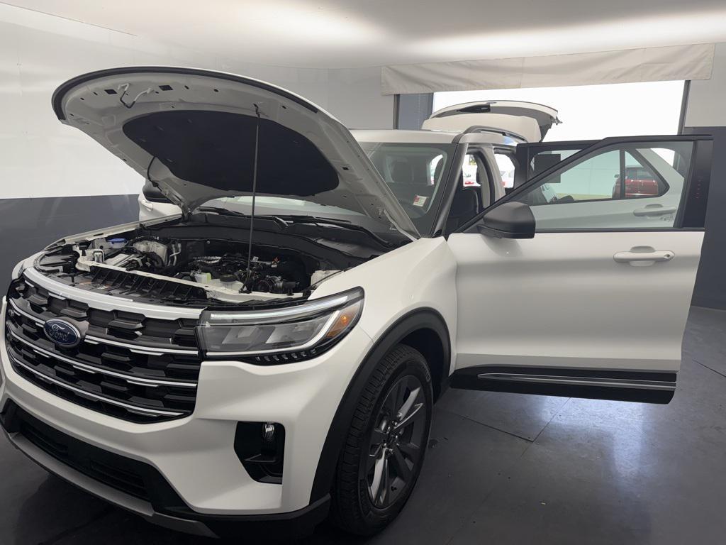 new 2025 Ford Explorer car, priced at $49,522