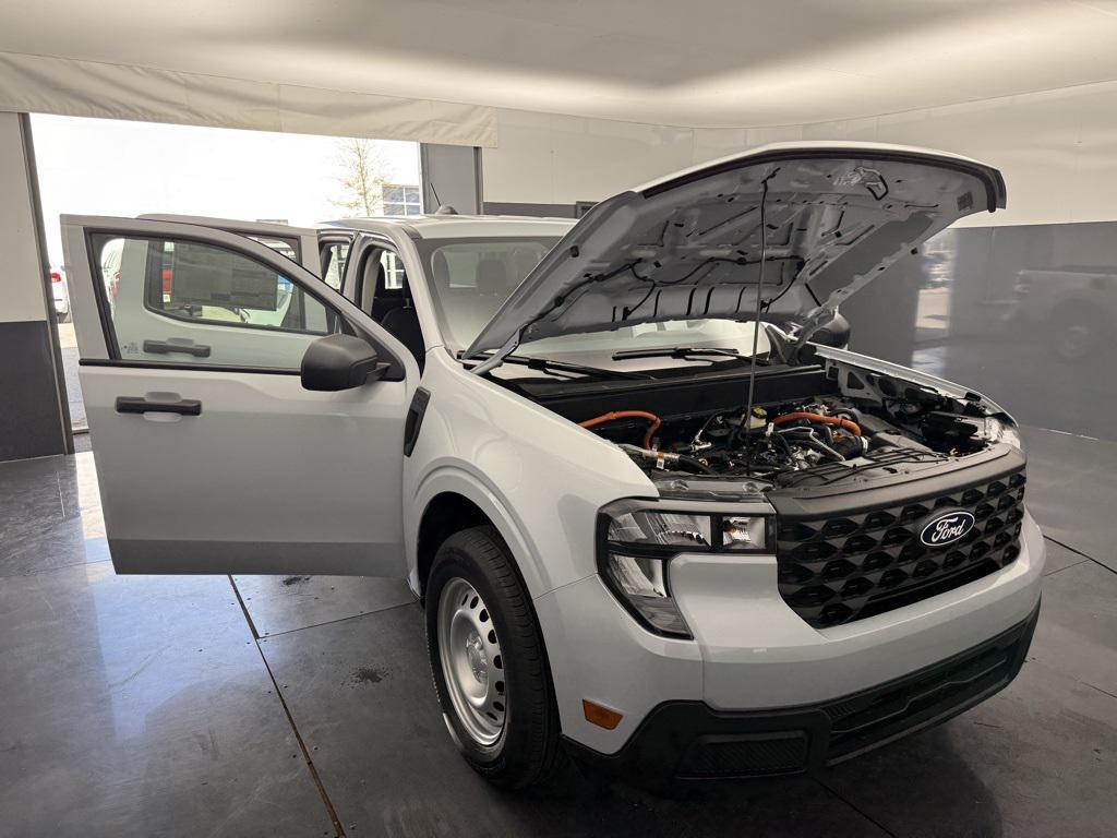 new 2025 Ford Maverick car, priced at $30,995