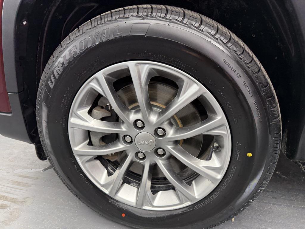 used 2020 Jeep Cherokee car, priced at $17,999