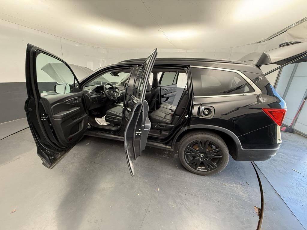 used 2022 Honda Pilot car, priced at $29,999