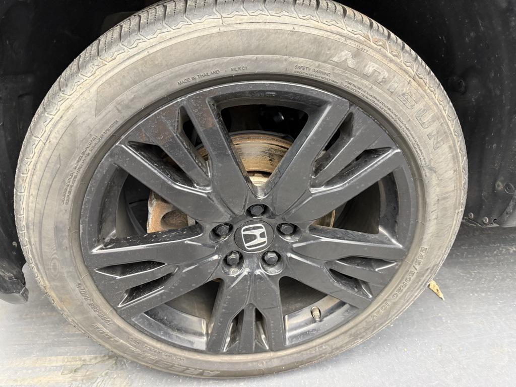 used 2022 Honda Pilot car, priced at $29,999