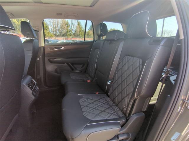 new 2025 Volkswagen Atlas car, priced at $52,025