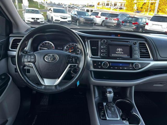 used 2015 Toyota Highlander car, priced at $14,995