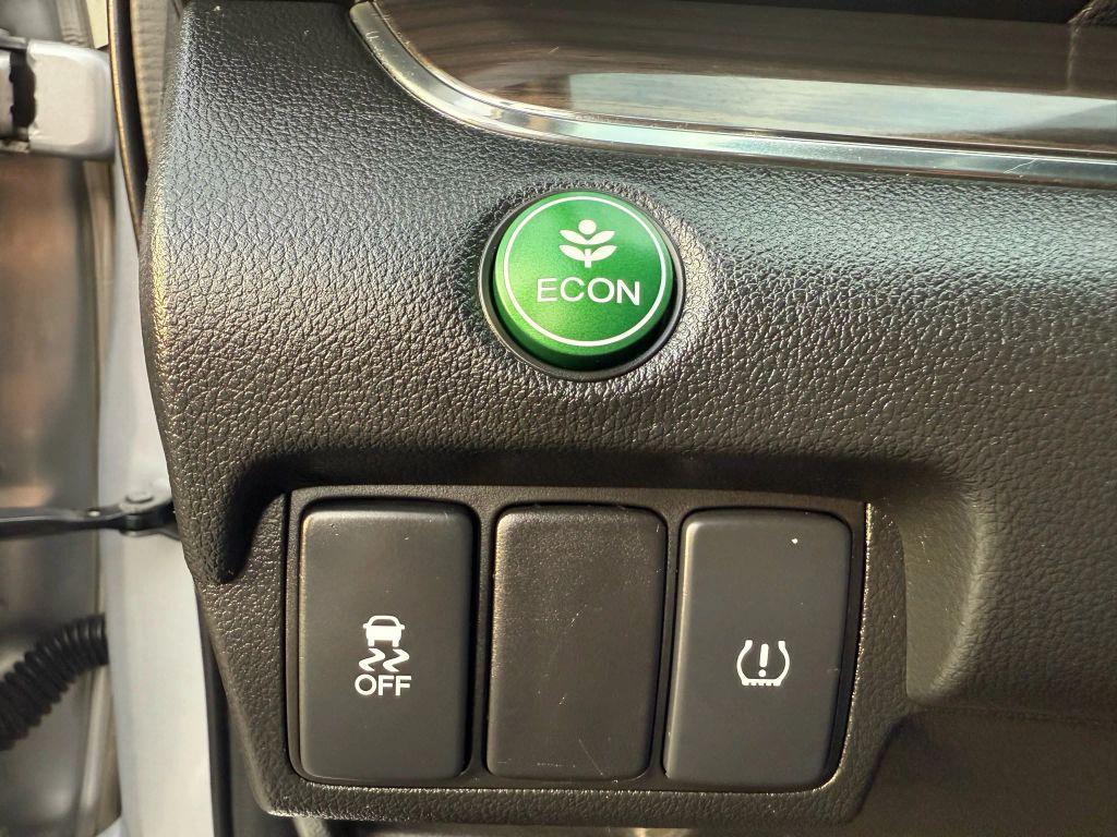 used 2015 Honda CR-V car, priced at $11,995