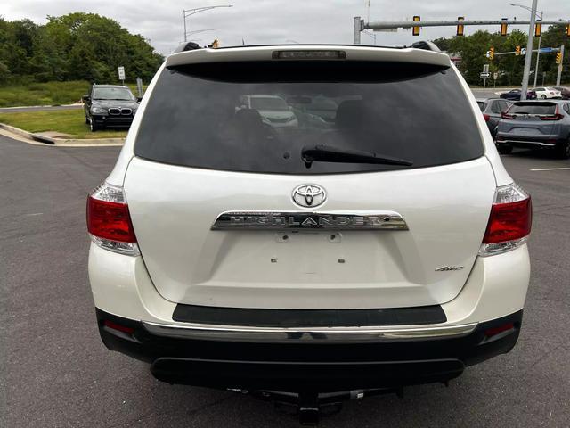 used 2013 Toyota Highlander car, priced at $12,995