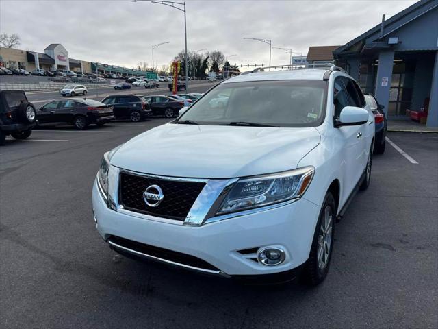 used 2015 Nissan Pathfinder car, priced at $9,995