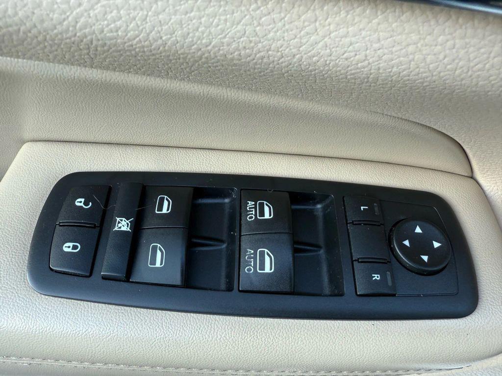 used 2015 Jeep Grand Cherokee car, priced at $11,995