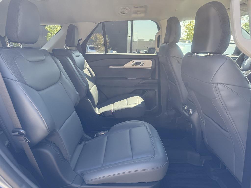 new 2025 Ford Explorer car, priced at $40,469