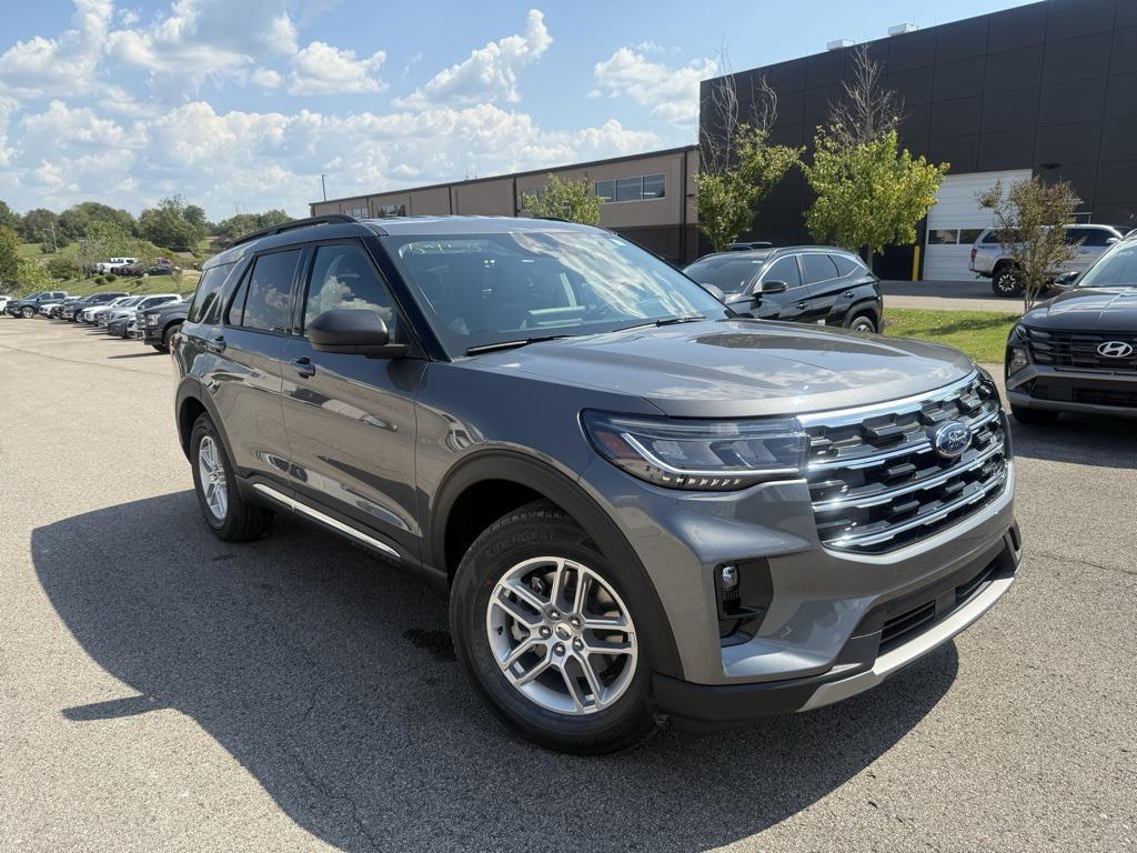 new 2025 Ford Explorer car, priced at $40,469