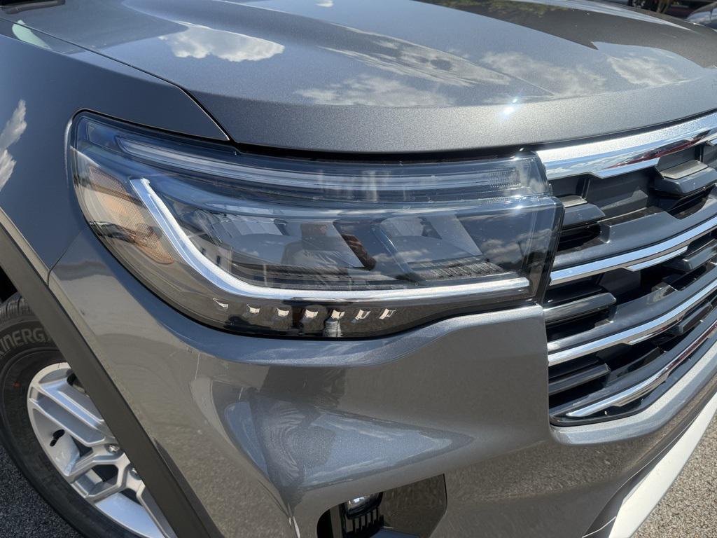 new 2025 Ford Explorer car, priced at $40,469