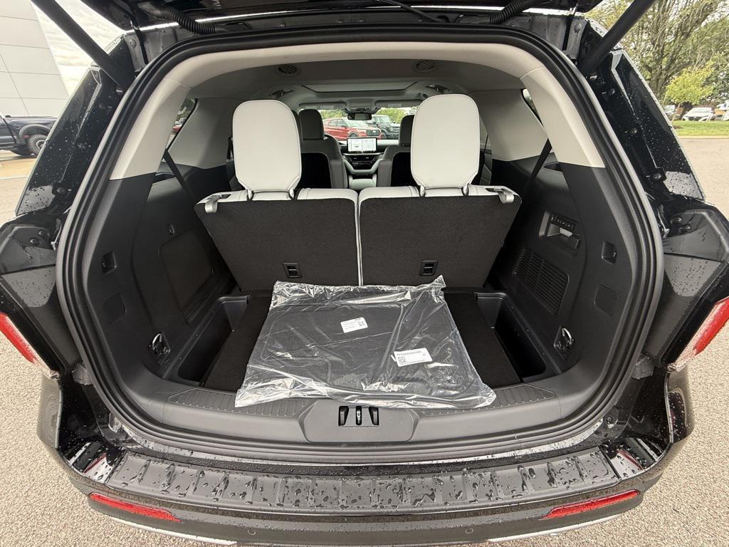 new 2025 Ford Explorer car, priced at $53,908