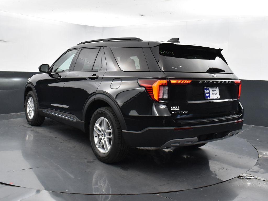 new 2025 Ford Explorer car, priced at $39,691