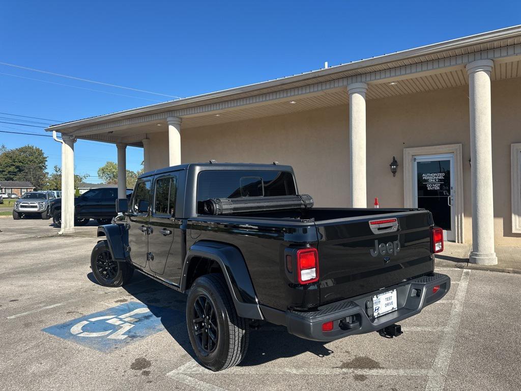 used 2022 Jeep Gladiator car, priced at $30,907
