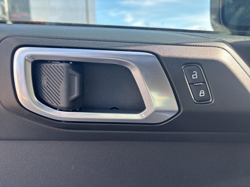 new 2025 Ford Bronco car, priced at $46,972