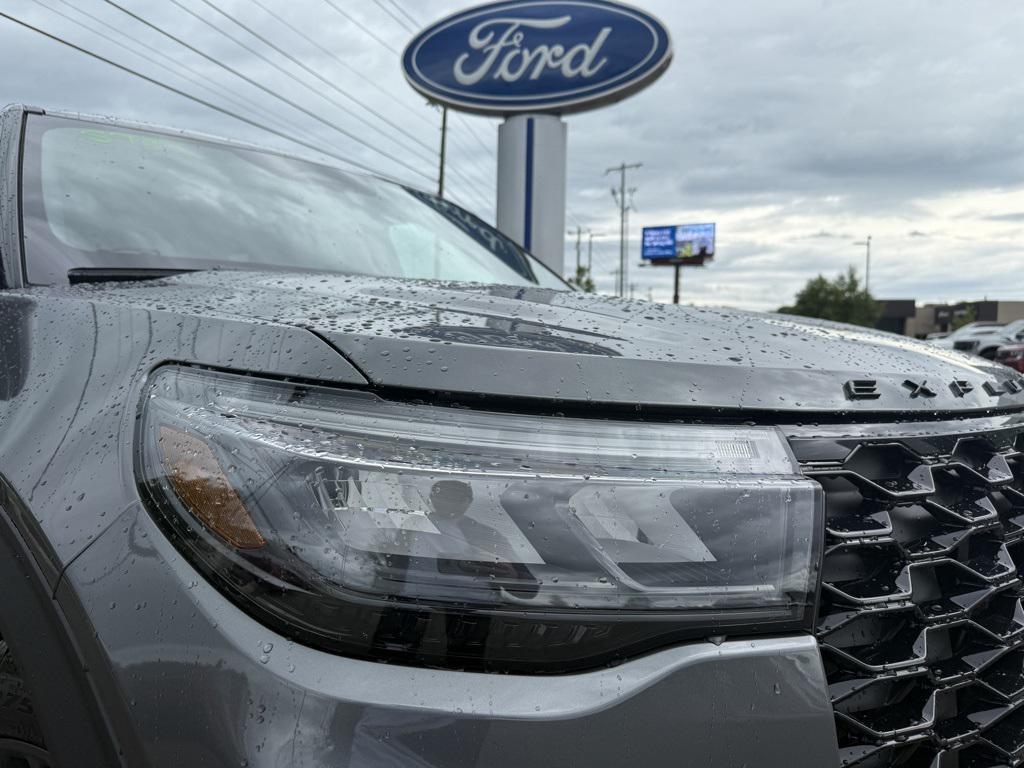 new 2025 Ford Explorer car, priced at $43,302