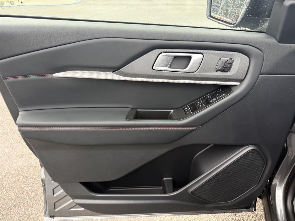 new 2025 Ford Explorer car, priced at $43,302