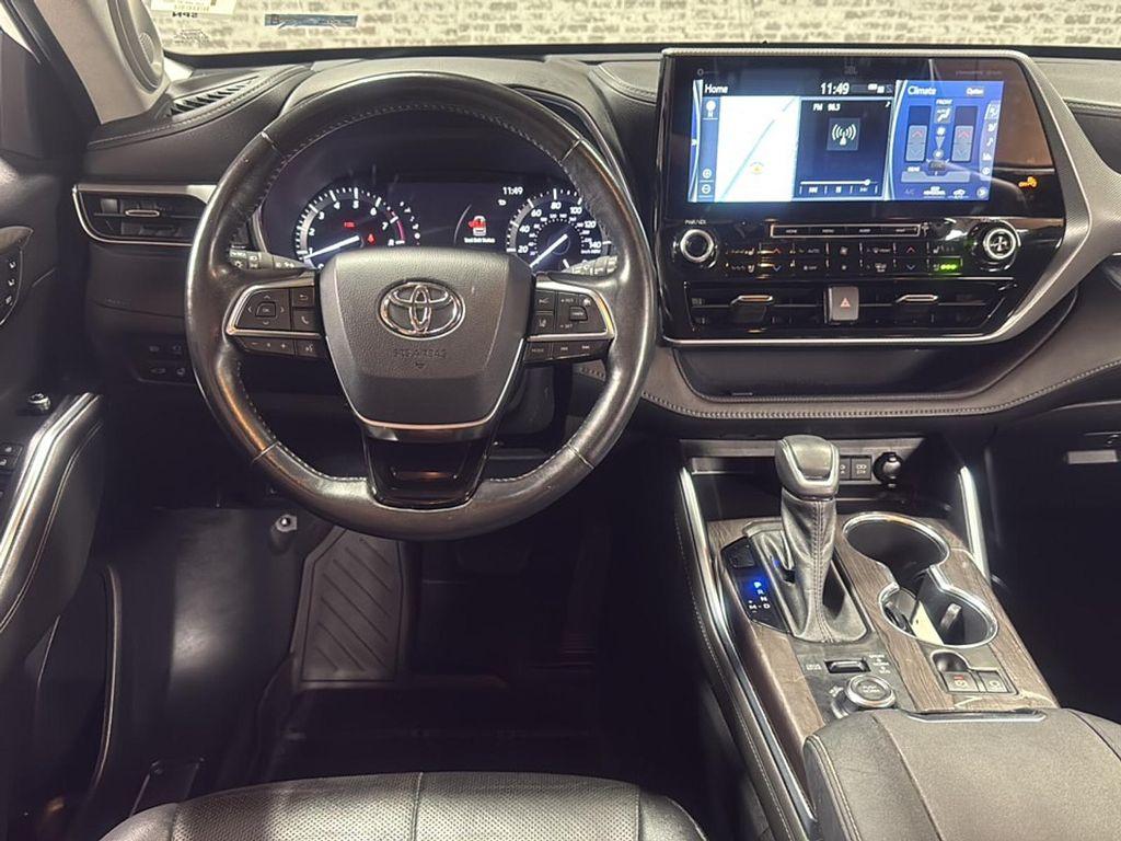 used 2021 Toyota Highlander car, priced at $34,857