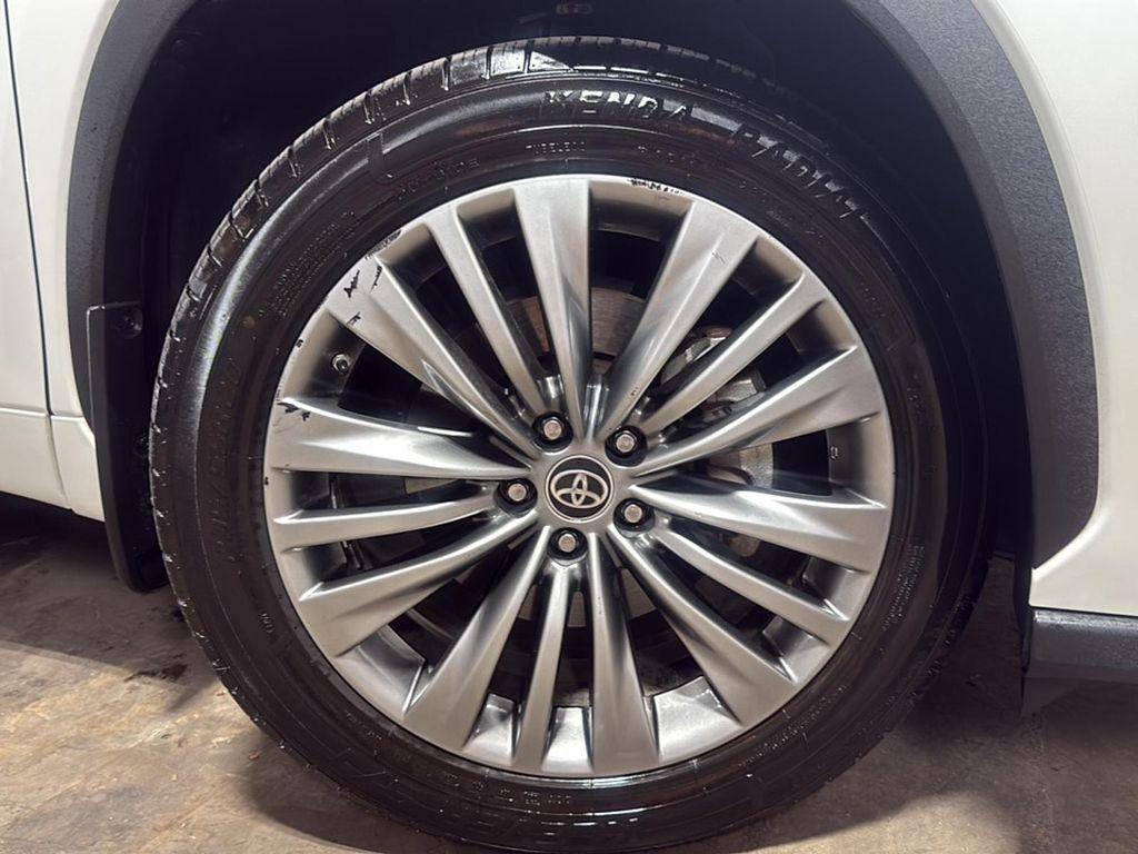 used 2021 Toyota Highlander car, priced at $34,857