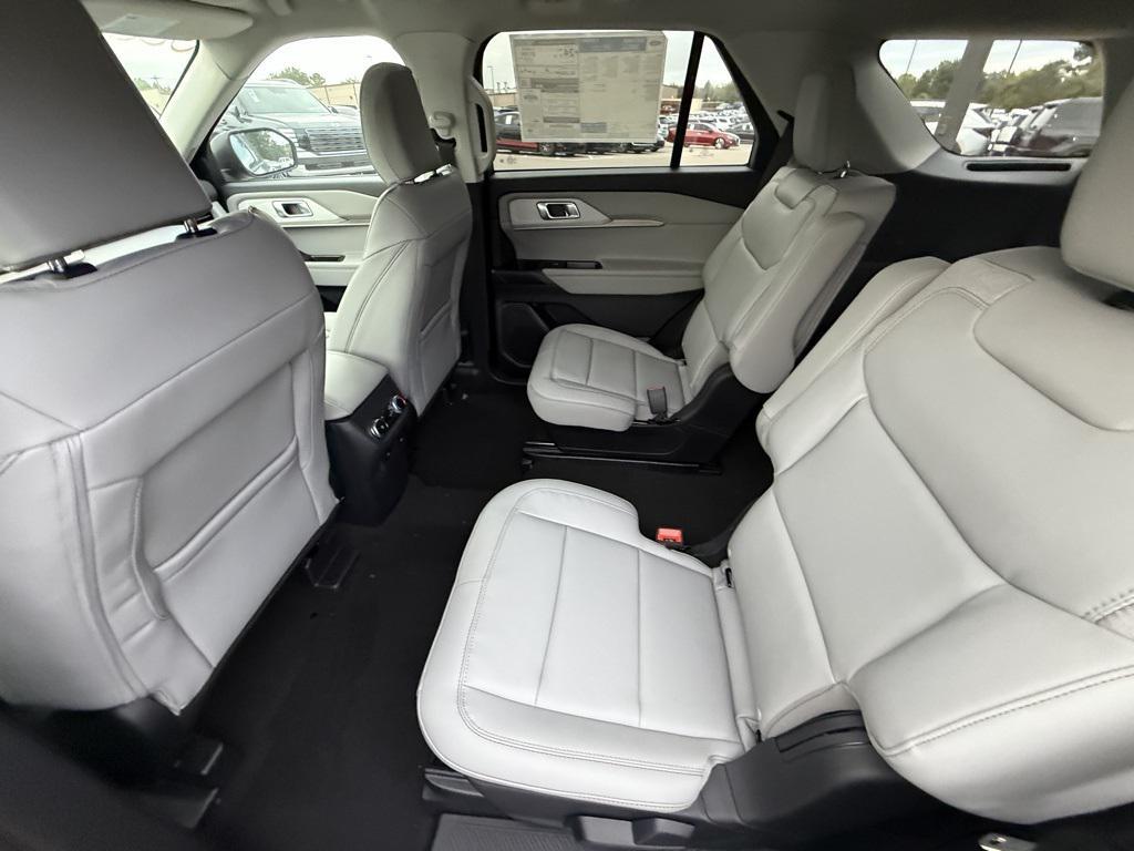 new 2025 Ford Explorer car, priced at $40,469