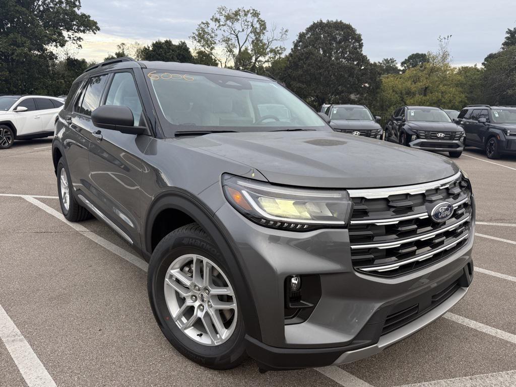 new 2025 Ford Explorer car, priced at $40,469