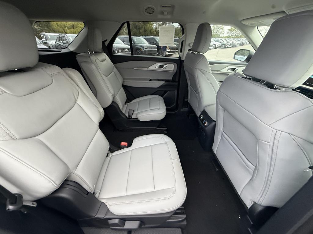 new 2025 Ford Explorer car, priced at $40,469