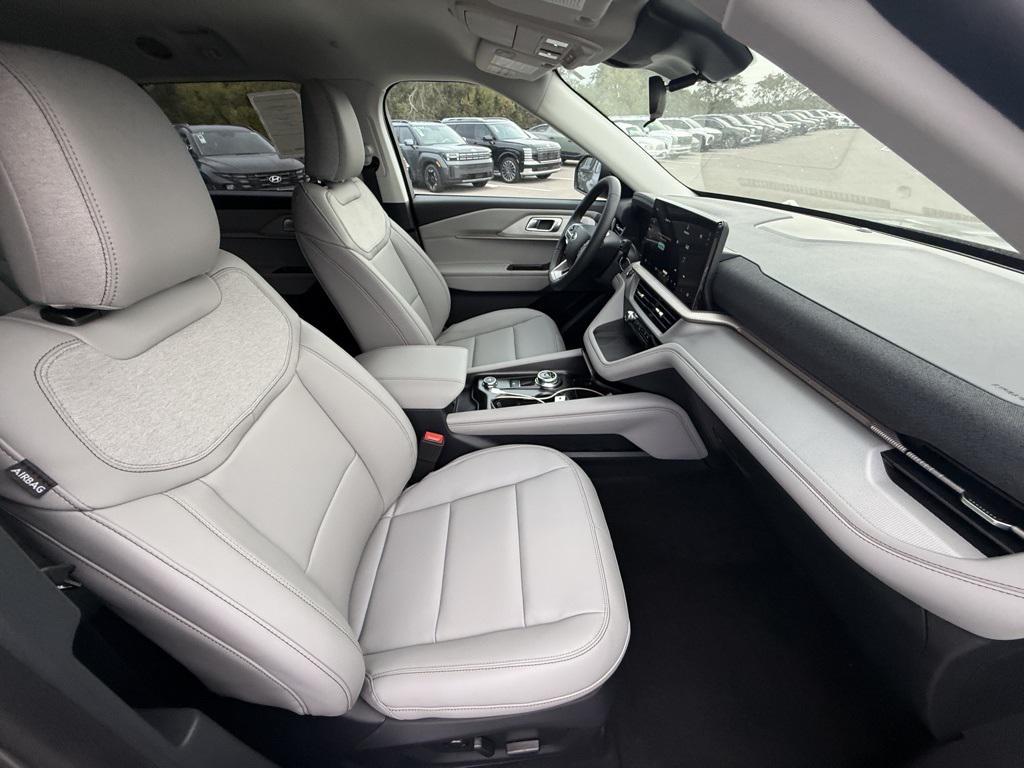 new 2025 Ford Explorer car, priced at $40,469