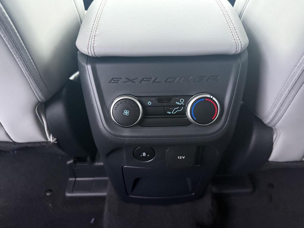 new 2025 Ford Explorer car, priced at $40,469