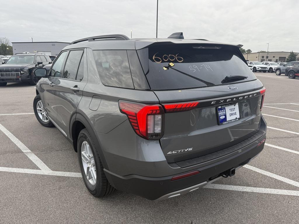 new 2025 Ford Explorer car, priced at $40,469