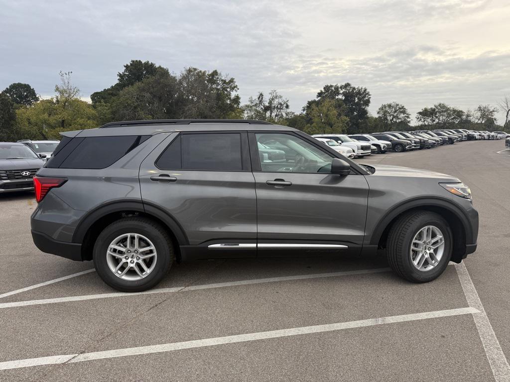 new 2025 Ford Explorer car, priced at $40,469