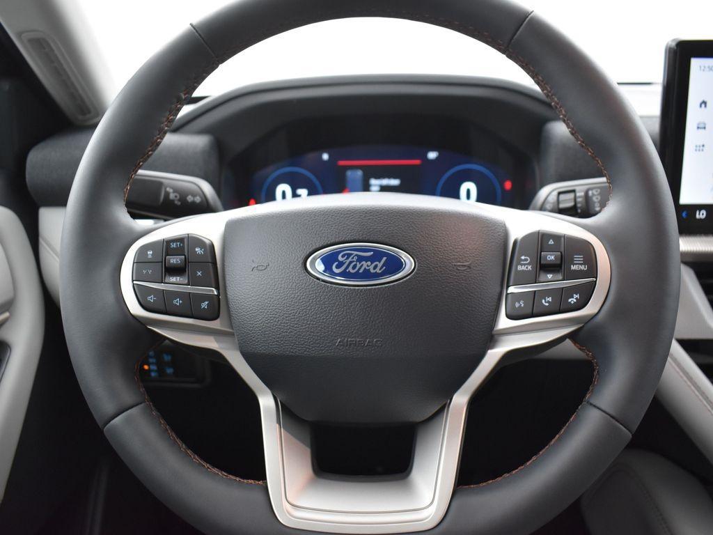 new 2025 Ford Explorer car, priced at $40,055