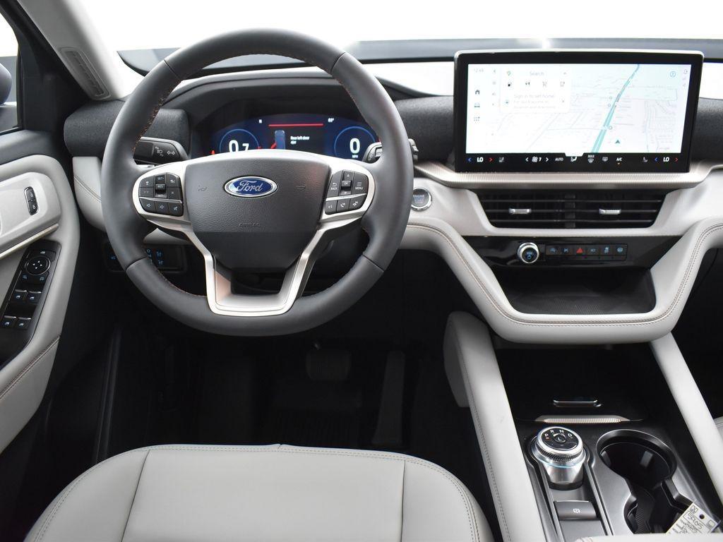 new 2025 Ford Explorer car, priced at $40,055