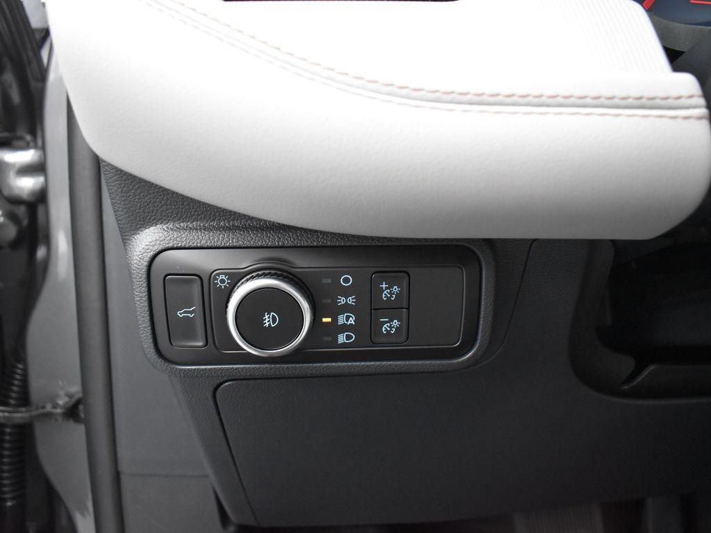 new 2025 Ford Explorer car, priced at $40,055